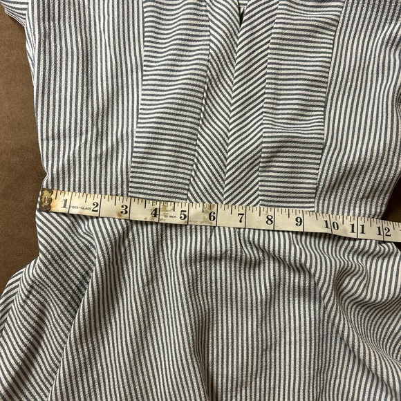 Monteau Los Angeles Women’s Grey and White Striped Peplum V neck Top size S - Picture 7 of 7